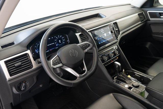 Photo of 2022 Pyrite Silver Metallic Volkswagen Atlas