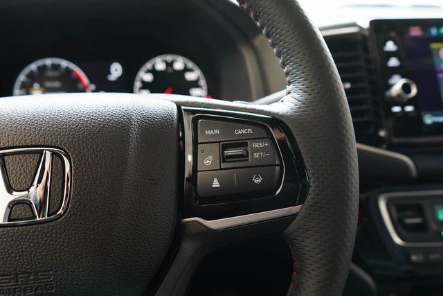 Photo of 2025 Platinum White Pearl Honda Ridgeline