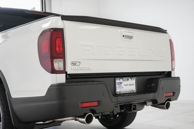 Photo of 2025 Platinum White Pearl Honda Ridgeline
