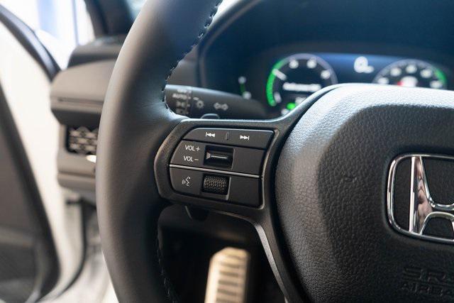 Photo of 2025 Platinum White Pearl Honda Accord Hybrid