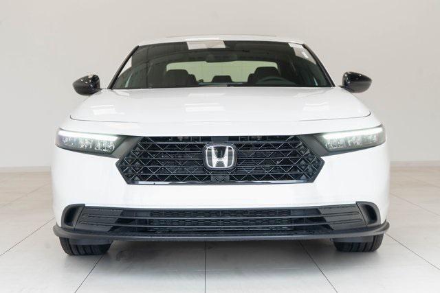 Photo of 2025 Platinum White Pearl Honda Accord Hybrid