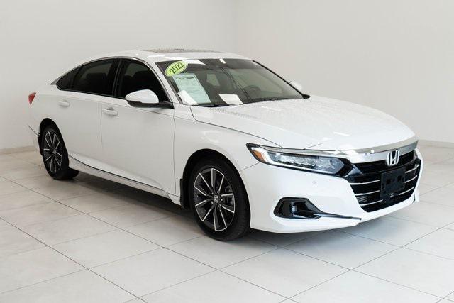 Photo of 2022 Platinum White Pearl Honda Accord