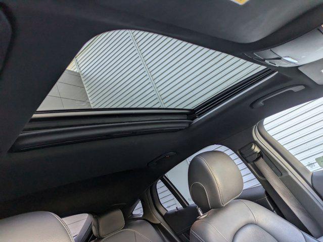 Photo of 2018 Polar White Mercedes-Benz GLC 300