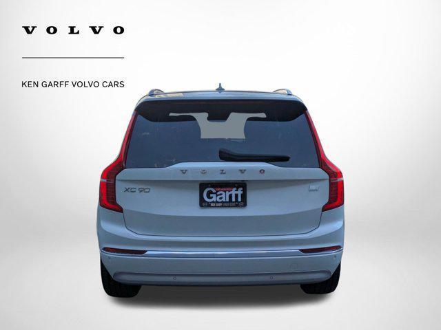 Photo of 2022 Crystal White Metallic Volvo XC90 Recharge Plug-In Hybrid