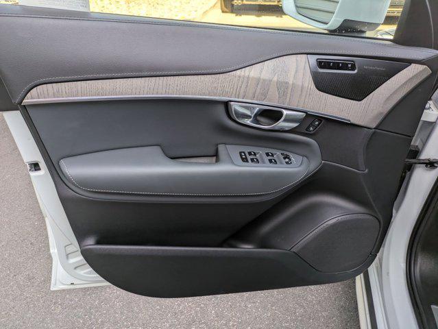 Photo of 2022 Crystal White Metallic Volvo XC90 Recharge Plug-In Hybrid