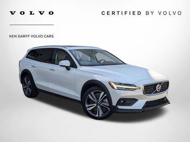 2023 Volvo V60 Cross Country