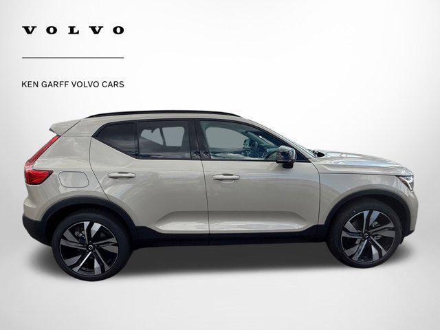 Photo of 2026 Sand Dune Metallic Volvo XC40