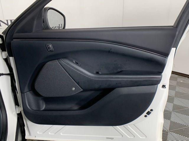 Photo of 2022 White Metallic Ford Mustang Mach-E
