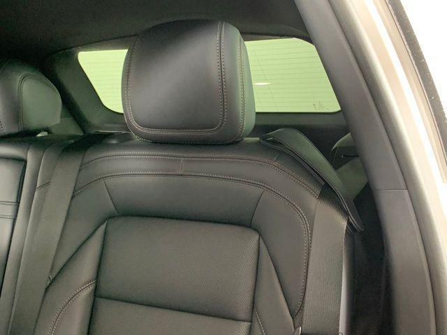 Photo of 2025 White Platinum Clearcoat Metallic Lincoln Nautilus