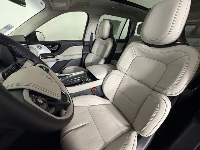 Photo of 2025 Harbor Gray Lincoln Aviator