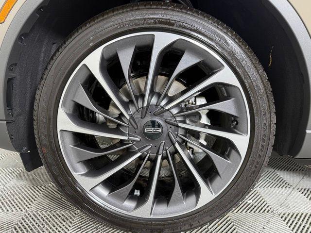 Photo of 2025 Harbor Gray Lincoln Aviator