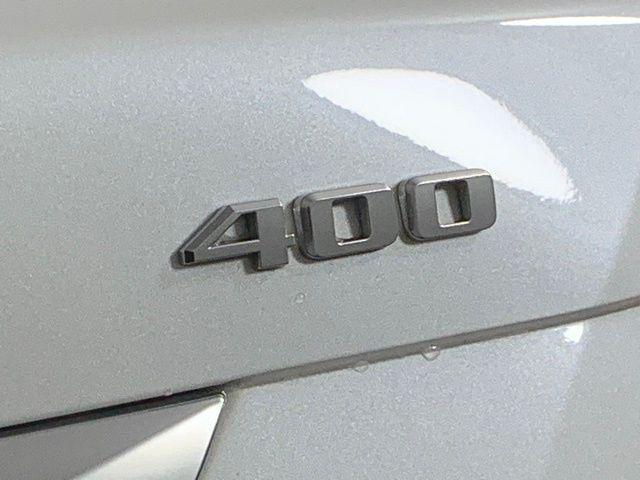 Photo of 2024 Crystal White Tricoat Cadillac XT5