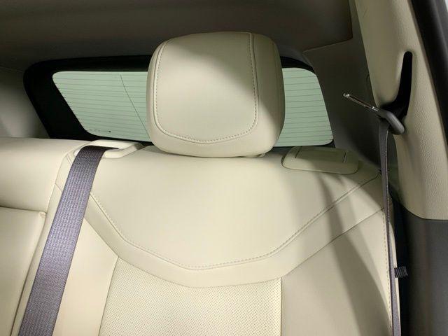 Photo of 2024 Crystal White Tricoat Cadillac XT5