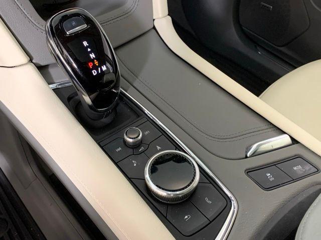 Photo of 2024 Crystal White Tricoat Cadillac XT5