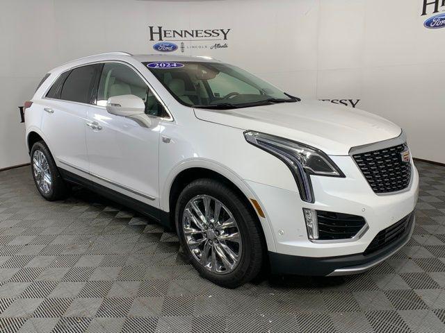 Photo of 2024 Crystal White Tricoat Cadillac XT5