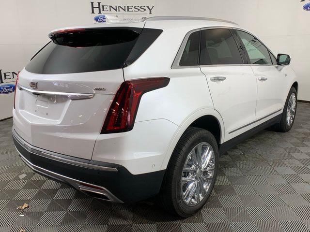 Photo of 2024 Crystal White Tricoat Cadillac XT5