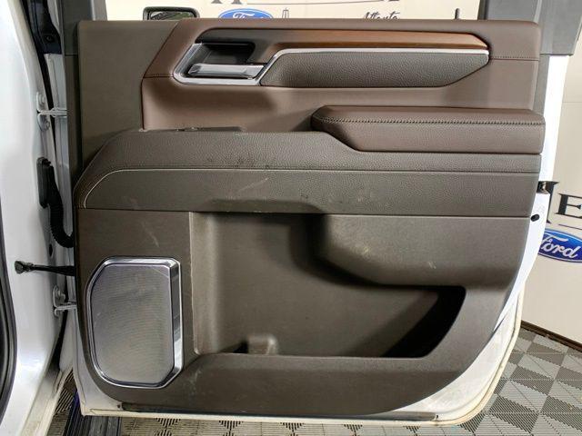 Photo of 2024 White Frost Tricoat GMC Sierra 2500