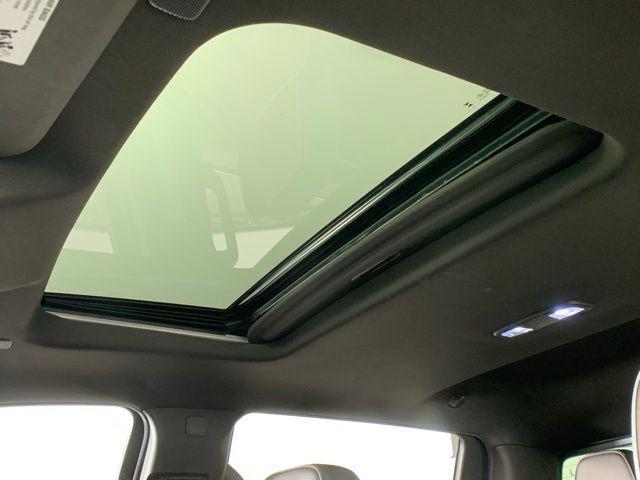 Photo of 2024 White Frost Tricoat GMC Sierra 2500