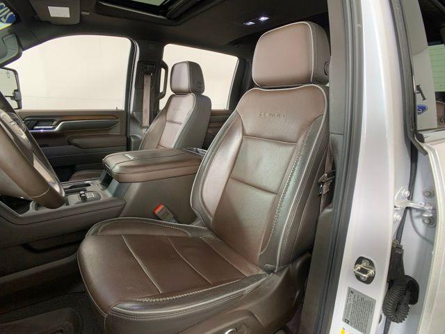 Photo of 2024 White Frost Tricoat GMC Sierra 2500