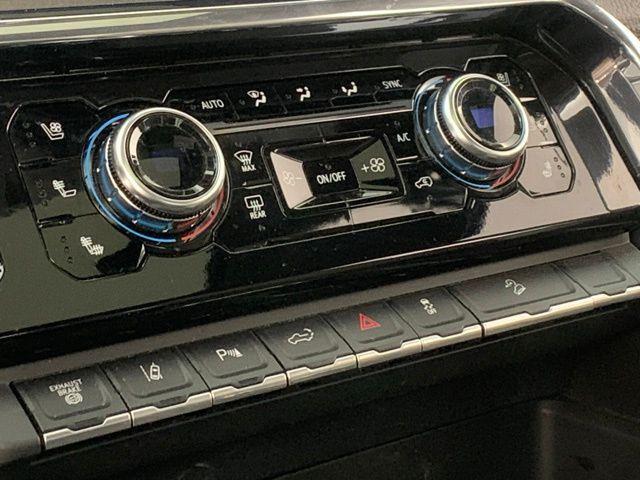 Photo of 2024 White Frost Tricoat GMC Sierra 2500