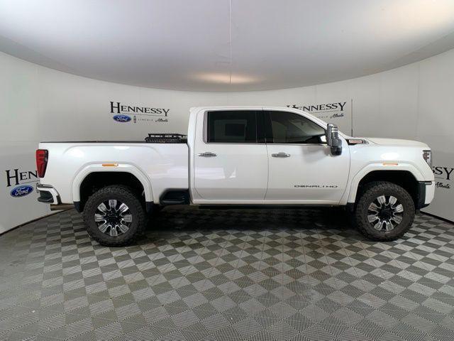 Photo of 2024 White Frost Tricoat GMC Sierra 2500