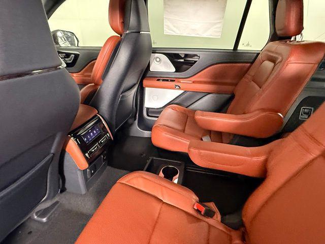 Photo of 2025 White Metallic Lincoln Aviator