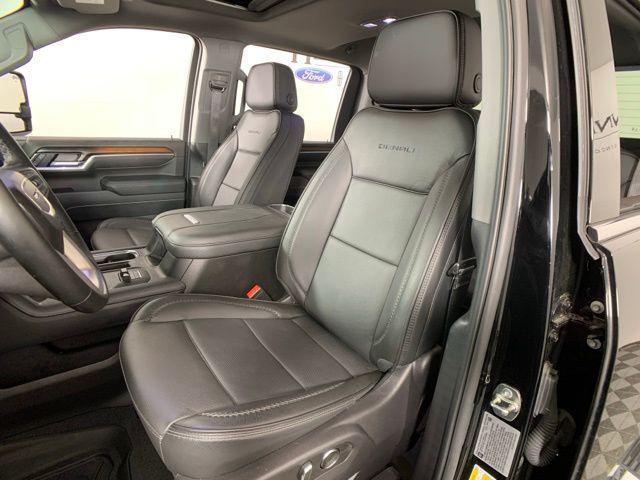 Photo of 2025 Onyx Black GMC Sierra 2500