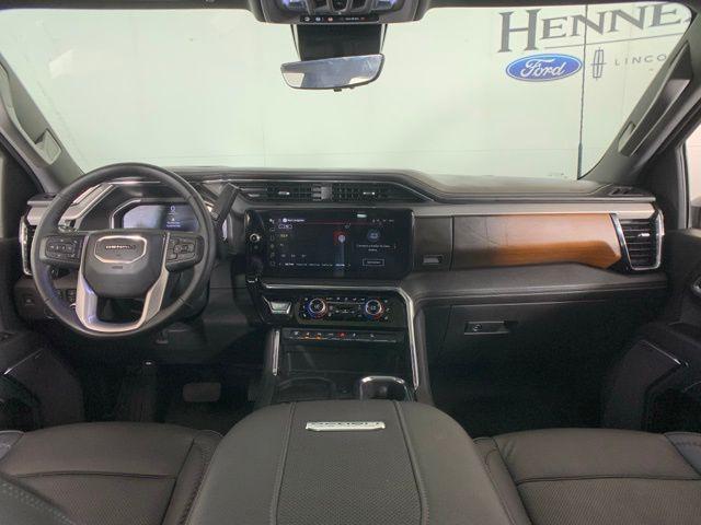 Photo of 2025 Onyx Black GMC Sierra 2500