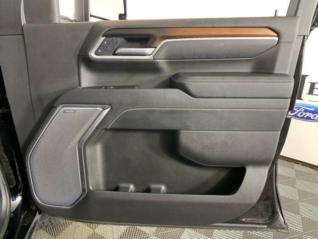Photo of 2025 Onyx Black GMC Sierra 2500