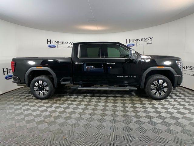 Photo of 2025 Onyx Black GMC Sierra 2500