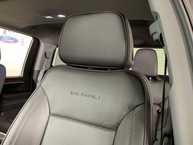 Photo of 2025 Onyx Black GMC Sierra 2500