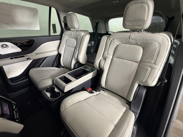 Photo of 2025 Harbor Gray Lincoln Aviator
