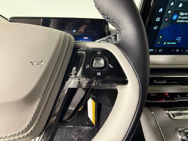 Photo of 2025 Harbor Gray Lincoln Aviator