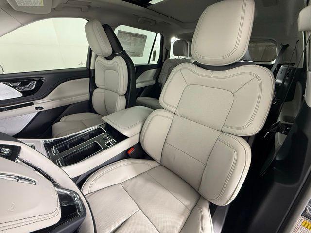Photo of 2025 Harbor Gray Lincoln Aviator