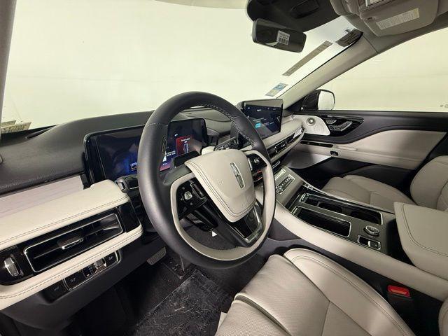Photo of 2025 Harbor Gray Lincoln Aviator