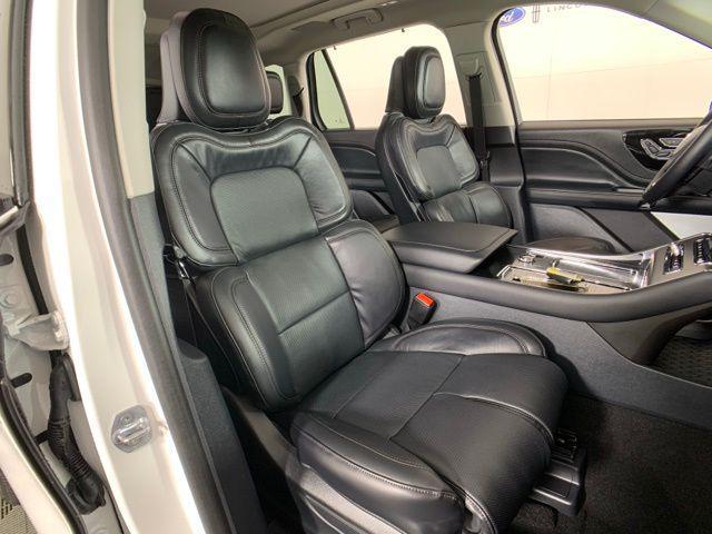 Photo of 2025 White Metallic Lincoln Aviator
