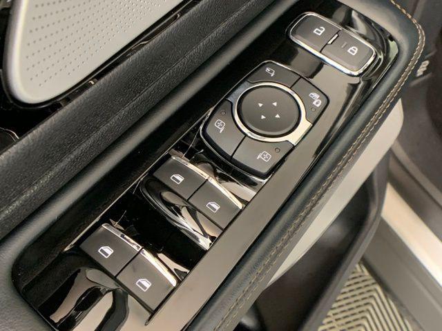 Photo of 2025 White Metallic Lincoln Aviator