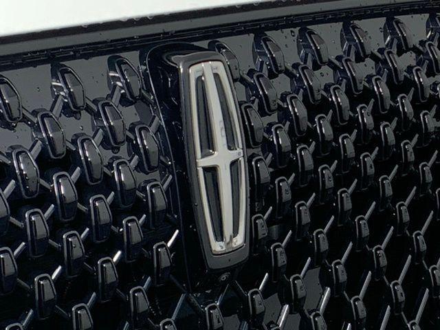 Photo of 2025 White Metallic Lincoln Aviator