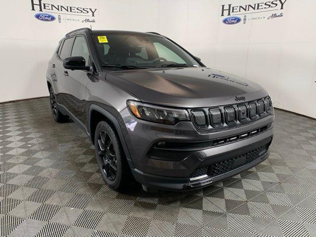 Photo of 2022 Granite Crystal Metallic Clearcoat Jeep Compass