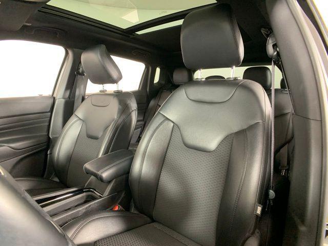 Photo of 2022 Granite Crystal Metallic Clearcoat Jeep Compass