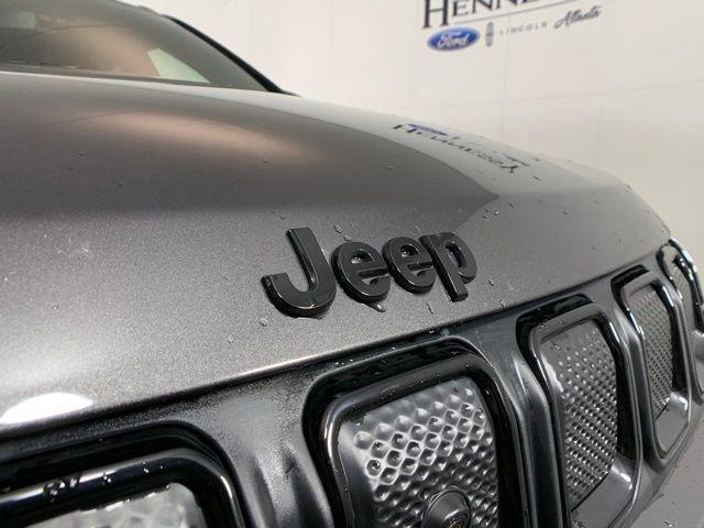 Photo of 2022 Granite Crystal Metallic Clearcoat Jeep Compass