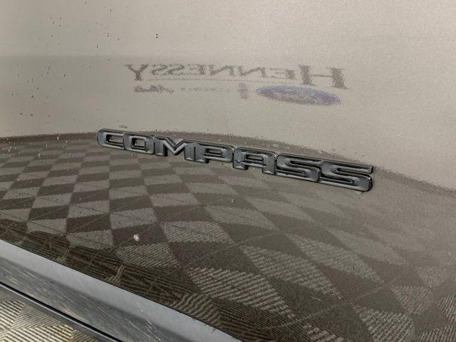 Photo of 2022 Granite Crystal Metallic Clearcoat Jeep Compass