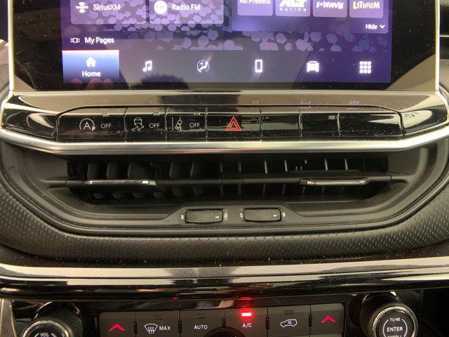 Photo of 2022 Granite Crystal Metallic Clearcoat Jeep Compass