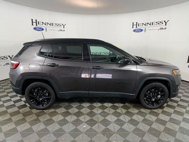Photo of 2022 Granite Crystal Metallic Clearcoat Jeep Compass