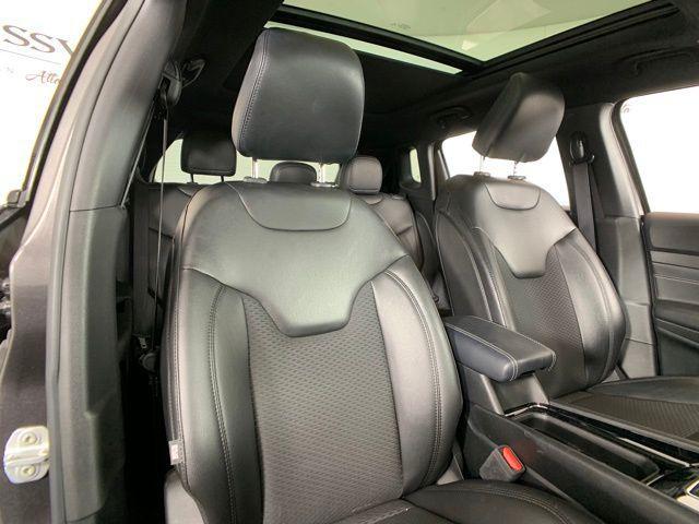 Photo of 2022 Granite Crystal Metallic Clearcoat Jeep Compass