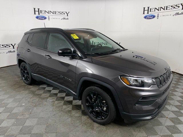 Photo of 2022 Granite Crystal Metallic Clearcoat Jeep Compass