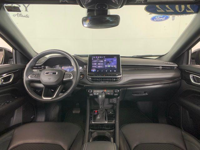Photo of 2022 Granite Crystal Metallic Clearcoat Jeep Compass