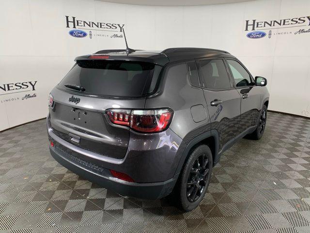 Photo of 2022 Granite Crystal Metallic Clearcoat Jeep Compass