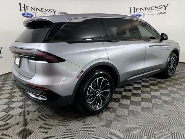 Photo of 2025 Radiance Metallic Lincoln Nautilus