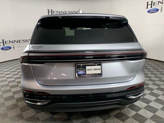 Photo of 2025 Radiance Metallic Lincoln Nautilus